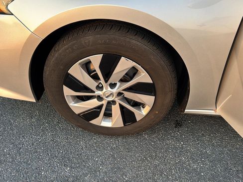 Used 2022 Nissan Altima 2.5 S FWD image 30