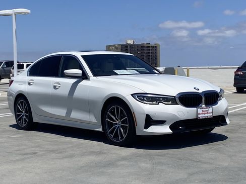 Used 2019 BMW 330i Sedan w/ Driving Assistance Package RWD image 2