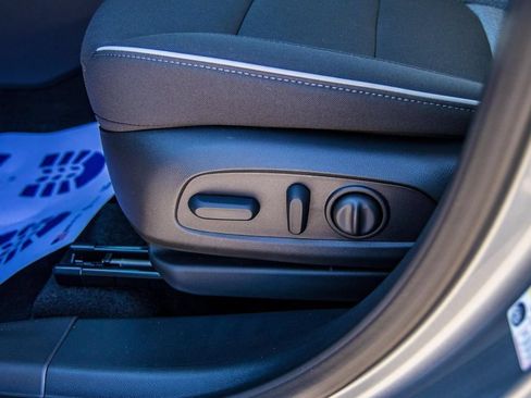 New 2025 Chevrolet TrailBlazer LT w/ Convenience Package FWD image 20
