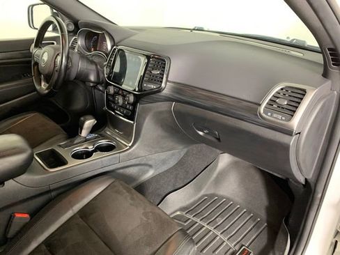 Used 2020 Jeep Grand Cherokee Altitude AWD/4WD image 23