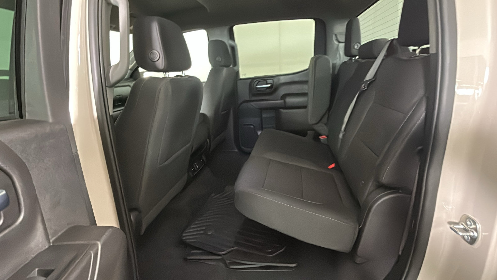 Used 2026 Chevrolet Silverado 1500 Custom Trail Boss w/ Turbomax Blackout Package AWD/4WD image 32