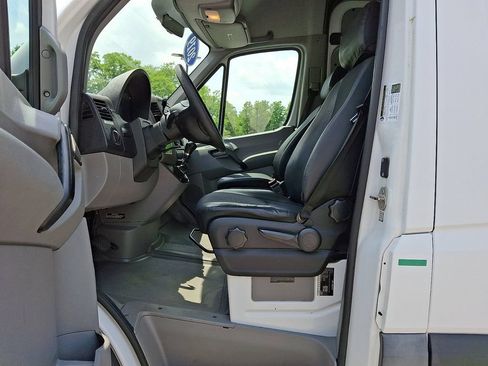 Used 2017 Mercedes-Benz Sprinter 2500 image 15