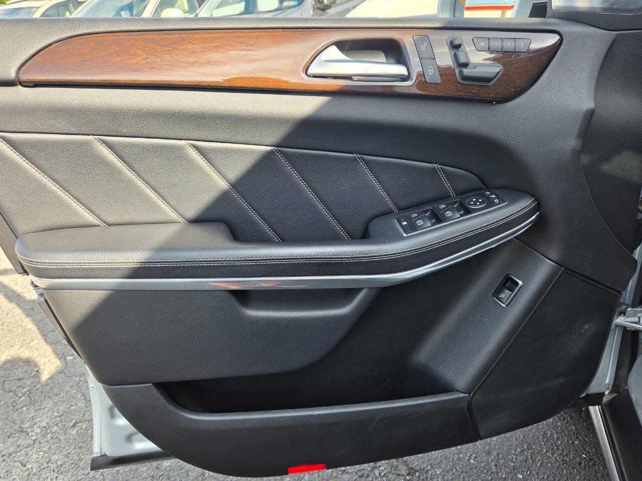 Used 2014 Mercedes-Benz GL 350 BlueTEC 4MATIC image 17