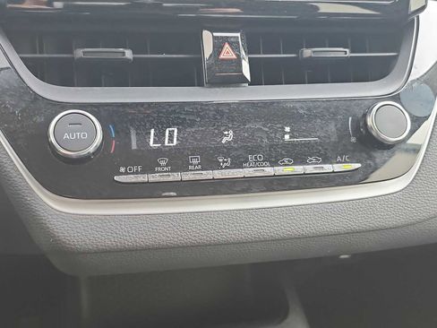 Used 2023 Toyota Corolla LE image 19