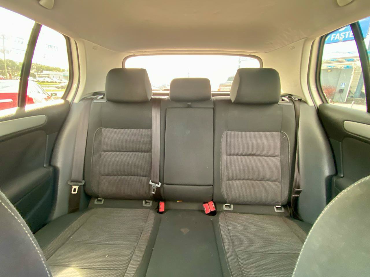 Used 2013 Volkswagen Golf 4-Door FWD image 23