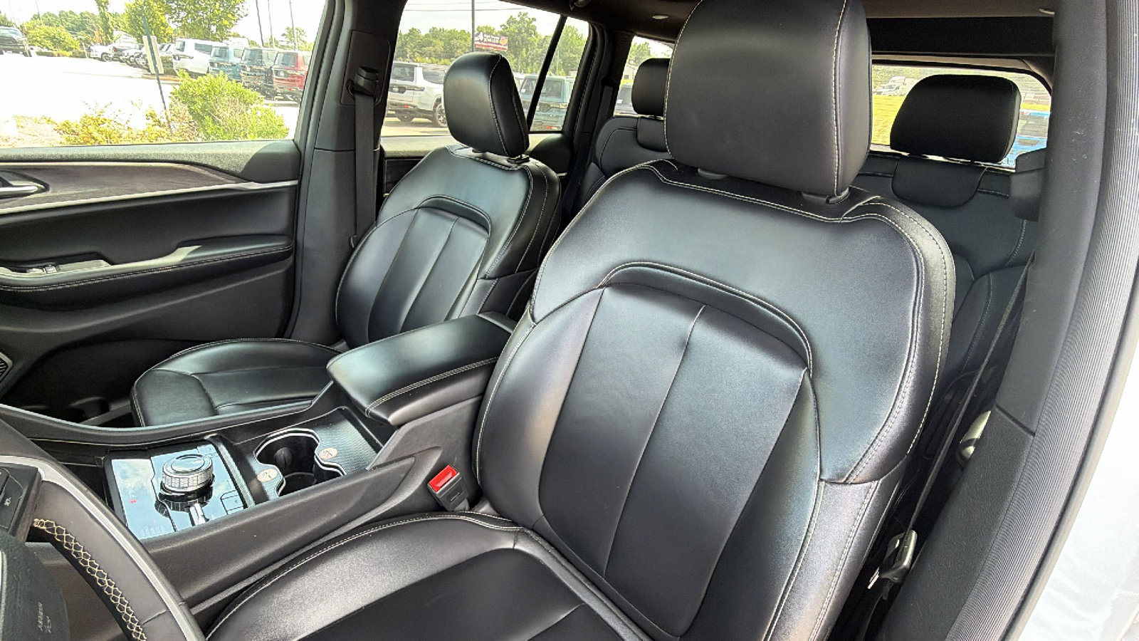 Used 2024 Jeep Grand Cherokee Limited 4xe AWD/4WD image 17