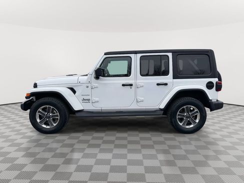 Used 2022 Jeep Wrangler Unlimited Sahara w/ LED Lighting Group AWD/4WD image 4