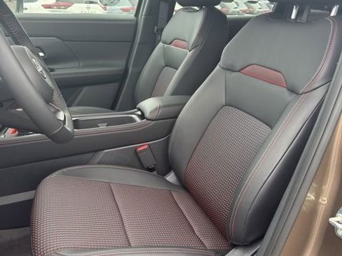 New 2026 Nissan Kicks SR w/ SR Premium Package image 9