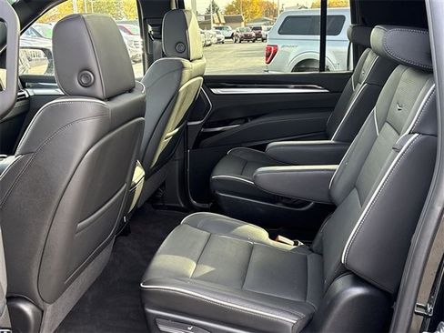 Certified 2025 Cadillac Escalade ESV Sport w/ Touring Package image 25