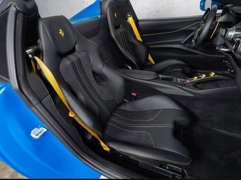 Used 2022 Ferrari 812 GTS RWD image 16