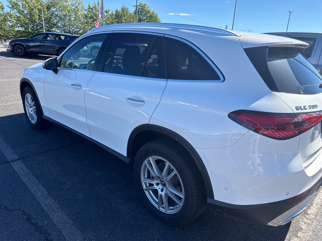 Used 2026 Mercedes-Benz GLC 300 4MATIC image 3