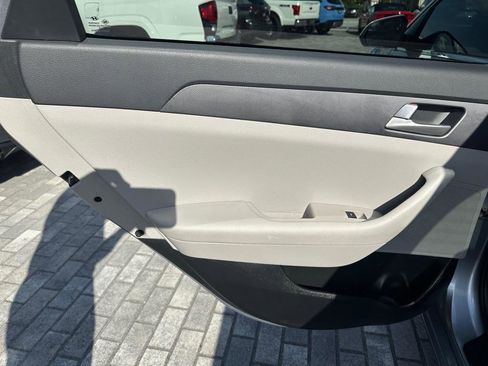 Used 2017 Hyundai Sonata SE image 20
