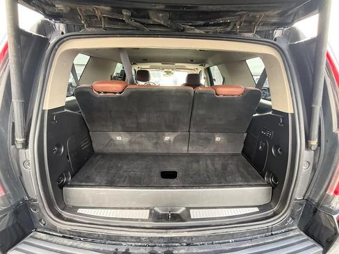 Used 2017 Cadillac Escalade Luxury AWD/4WD image 7
