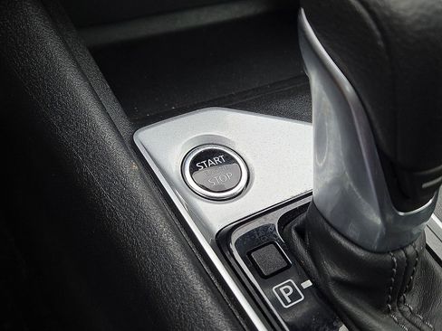 Used 2025 Nissan Altima 2.5 SV FWD image 30