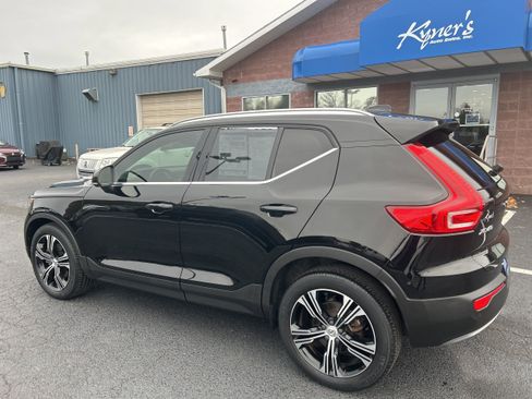 Used 2021 Volvo XC40 T5 Inscription w/ Advanced Package image 4