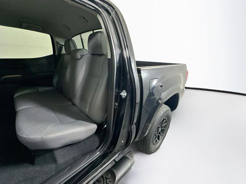 Used 2022 Toyota Tacoma SR5 RWD image 25