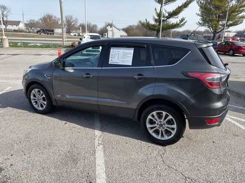 Used 2017 Ford Escape SE image 17