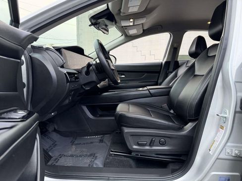 Used 2025 Nissan Murano SV AWD/4WD image 30