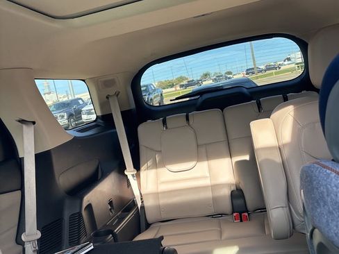 Used 2021 Ford Explorer Limited w/ Equipment Group 301A image 13