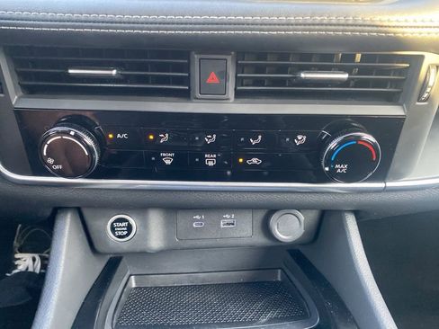 Used 2023 Nissan Rogue S image 22