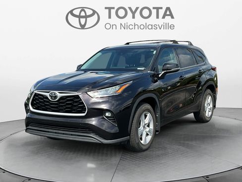 Used 2020 Toyota Highlander LE AWD/4WD image 1
