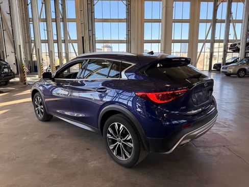 Used 2018 INFINITI QX30 Luxury w/ Cargo Package image 5
