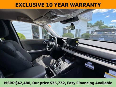 New 2025 Mitsubishi Outlander ES image 12