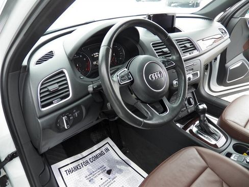 Used 2018 Audi Q3 2.0T Premium Plus w/ Premium Plus Package AWD/4WD image 8