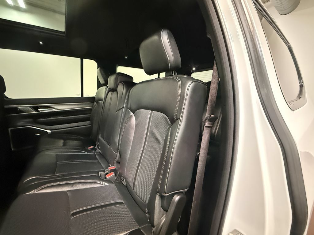 Used 2024 Jeep Wagoneer Series II AWD/4WD image 48