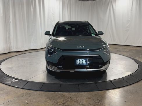 Certified 2025 Kia Niro EX Touring image 4