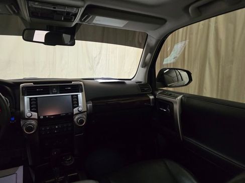 Used 2024 Toyota 4Runner Limited AWD/4WD image 34