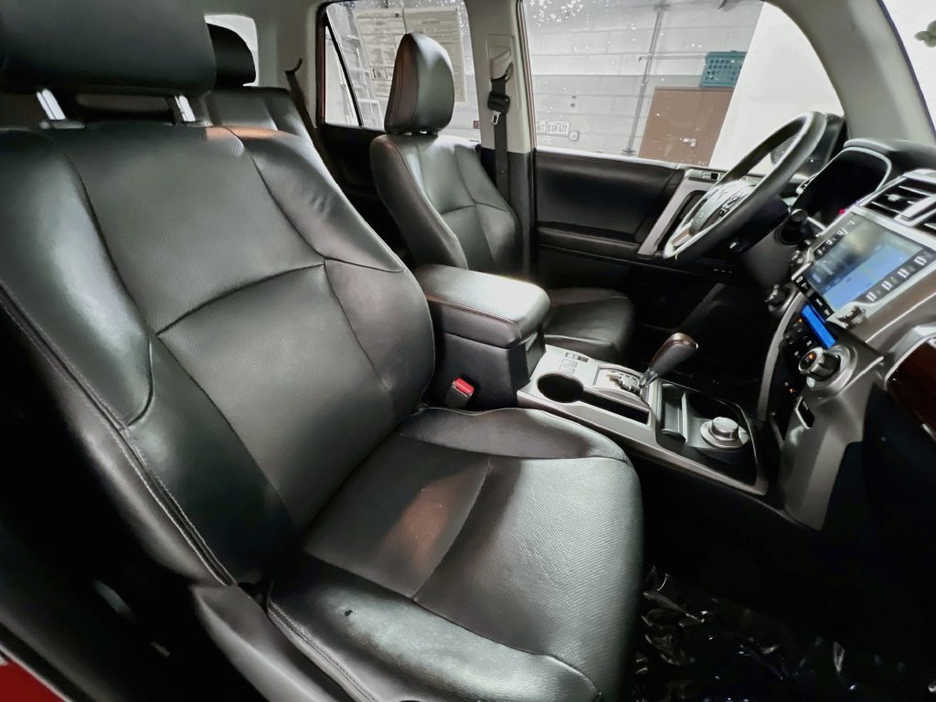Used 2022 Toyota 4Runner Limited AWD/4WD image 28