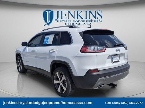 Used 2019 Jeep Cherokee Limited w/ Technology Group FWD image 9