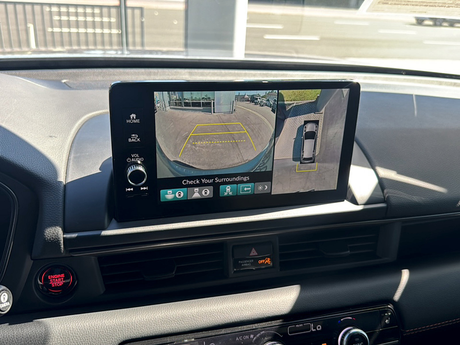 Used 2025 Honda Pilot TrailSport image 18