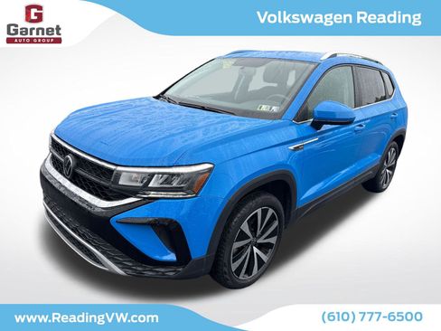 Certified 2022 Volkswagen Taos SE AWD/4WD image 1
