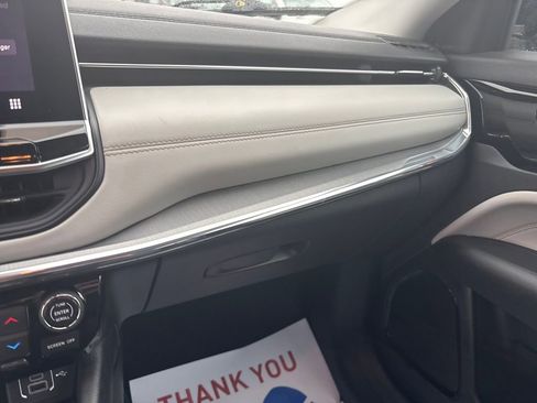 Certified 2022 Jeep Compass Limited image 26