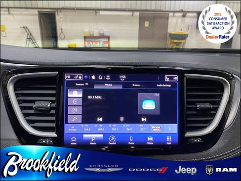Used 2023 Chrysler Pacifica Touring image 20
