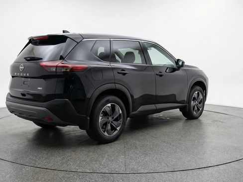 Used 2025 Nissan Rogue SV AWD/4WD image 9