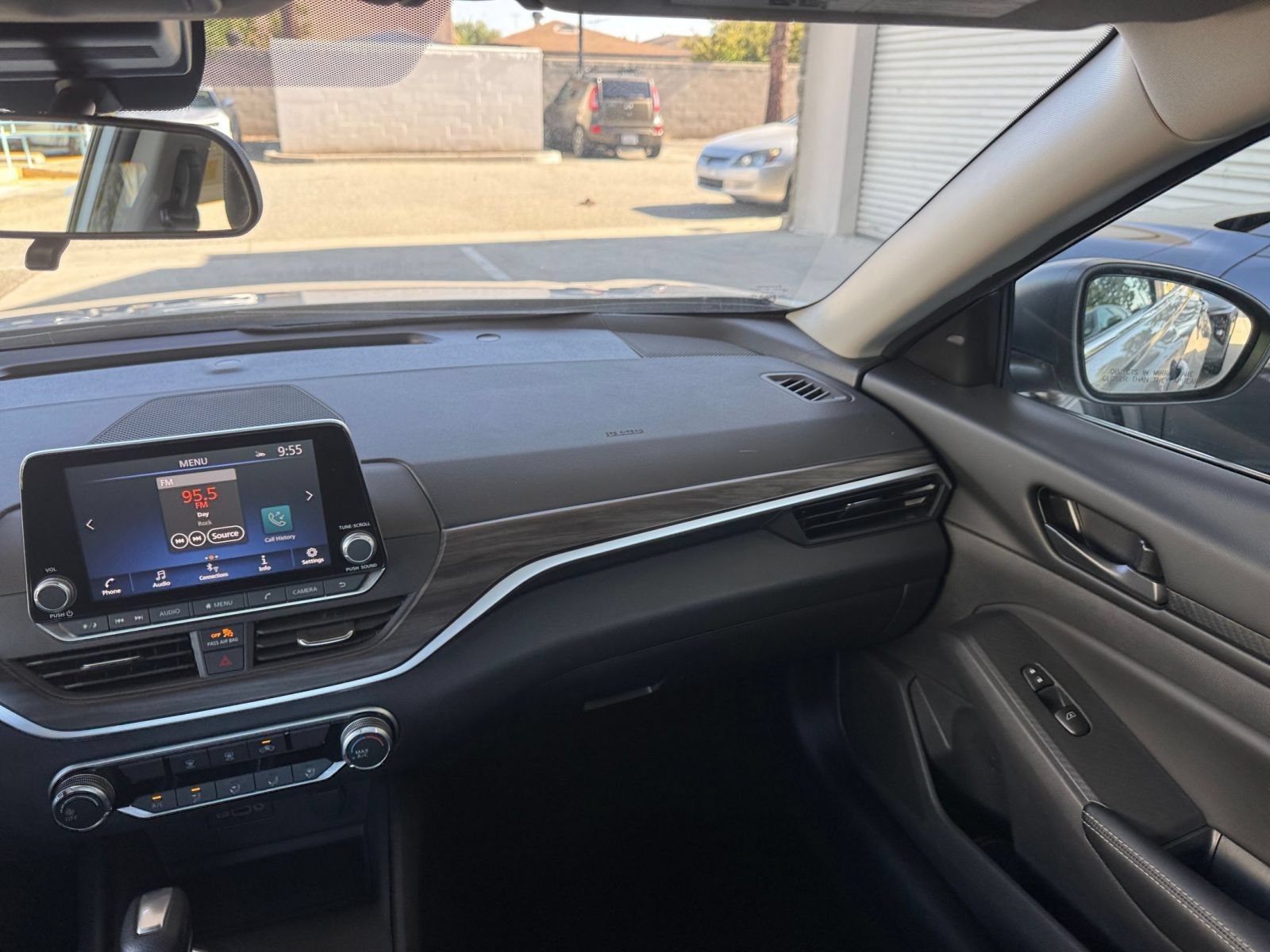 Used 2026 Nissan Altima 2.5 SV FWD image 34