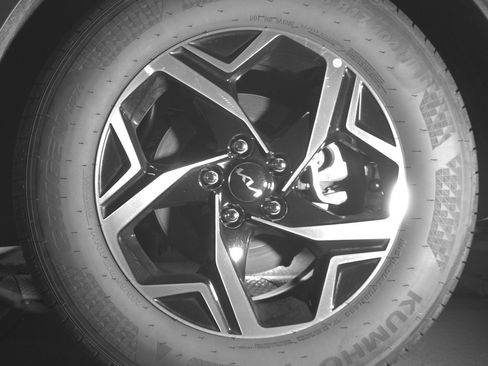 Used 2025 Kia Sportage LX image 14