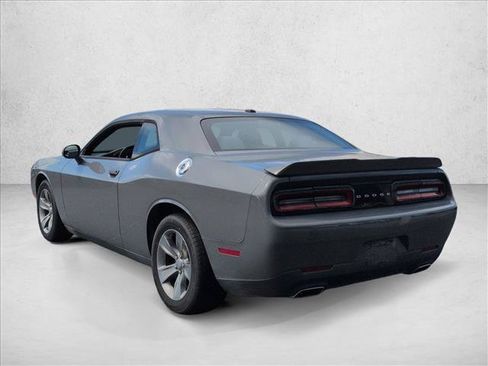 Used 2019 Dodge Challenger SXT RWD image 8