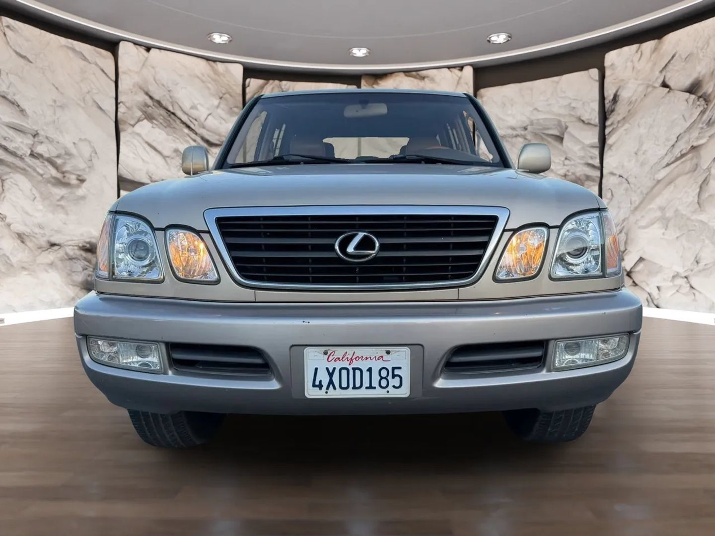 Used 2002 Lexus LX 470 4WD image 2