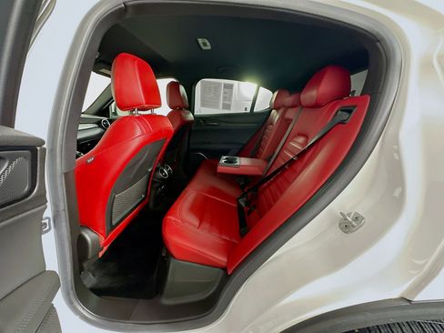 Used 2023 Alfa Romeo Stelvio Sprint image 27