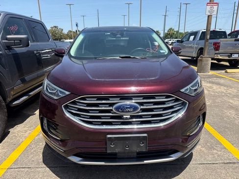 Used 2019 Ford Edge Titanium w/ Equipment Group 301A FWD image 2