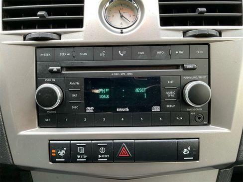 Used 2010 Chrysler Sebring Touring w/ Special Touring Group image 21