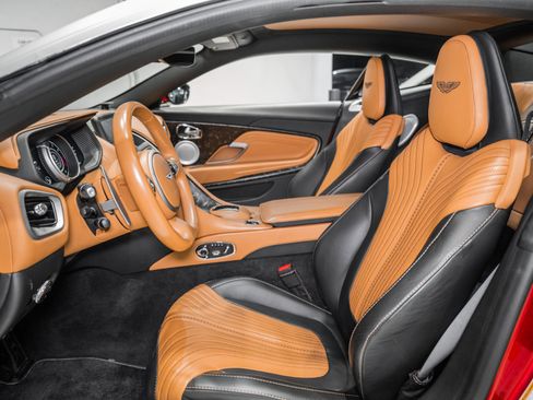 Used 2017 Aston Martin DB11 V12 image 13