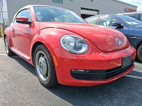 Used 2013 Volkswagen Beetle 2.5 image 2