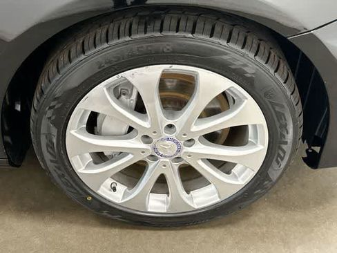 Used 2017 Mercedes-Benz E 300 4MATIC w/ Premium 2 Package image 5
