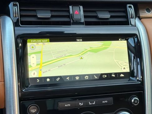 Used 2018 Land Rover Discovery HSE Luxury AWD/4WD image 24