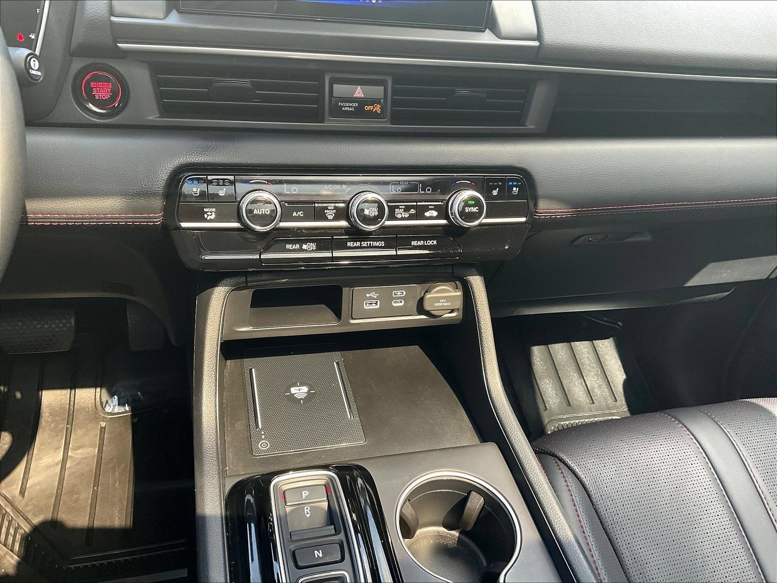 Used 2025 Honda Pilot Black Edition image 17